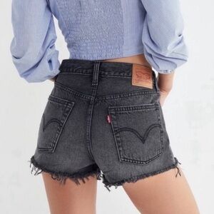 Revolve 501 Levi’s black shorts